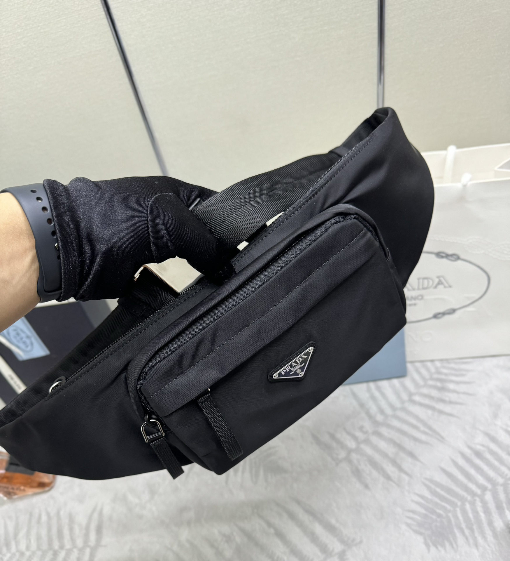 プラダ「Prada」テッスート ウェストバッグ