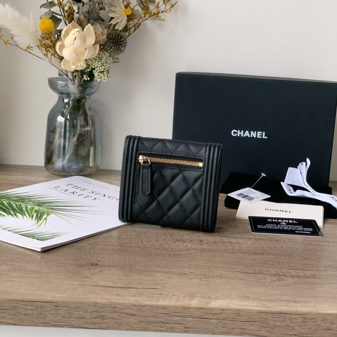 シャネル「Chanel」  Le Boy ショートウォレット
