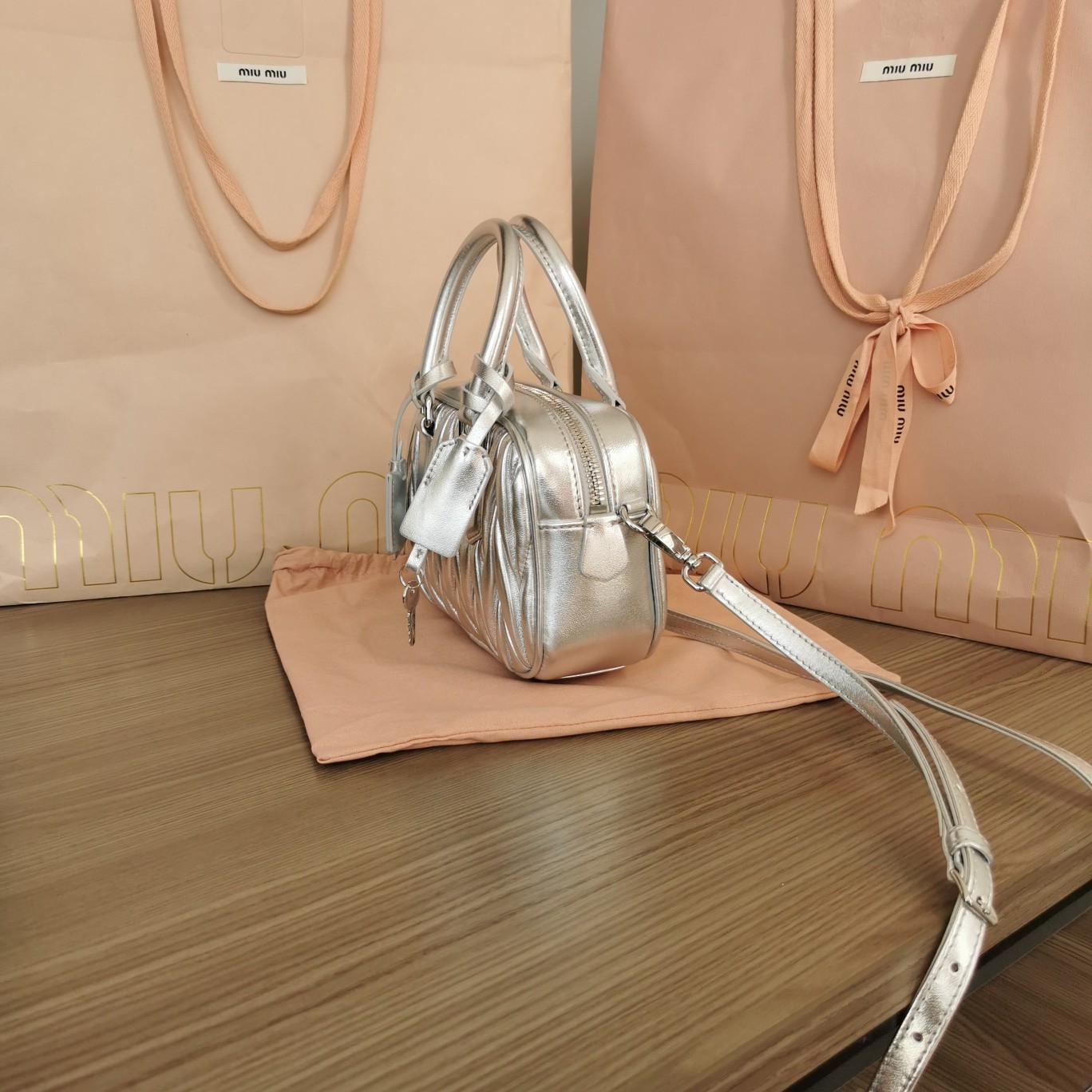 ミュウミュウ「Miu Miu」 too pretty ボウリングハンドバッグ