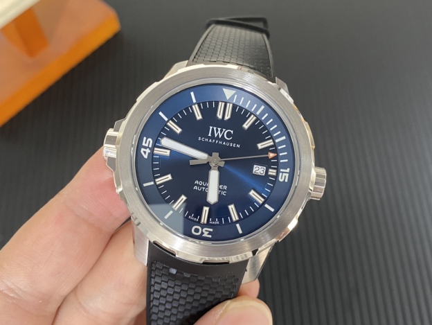 アイ・ダブリュー・シー「IWC」アクアタイマー ブルーダイアル腕時計 42mm