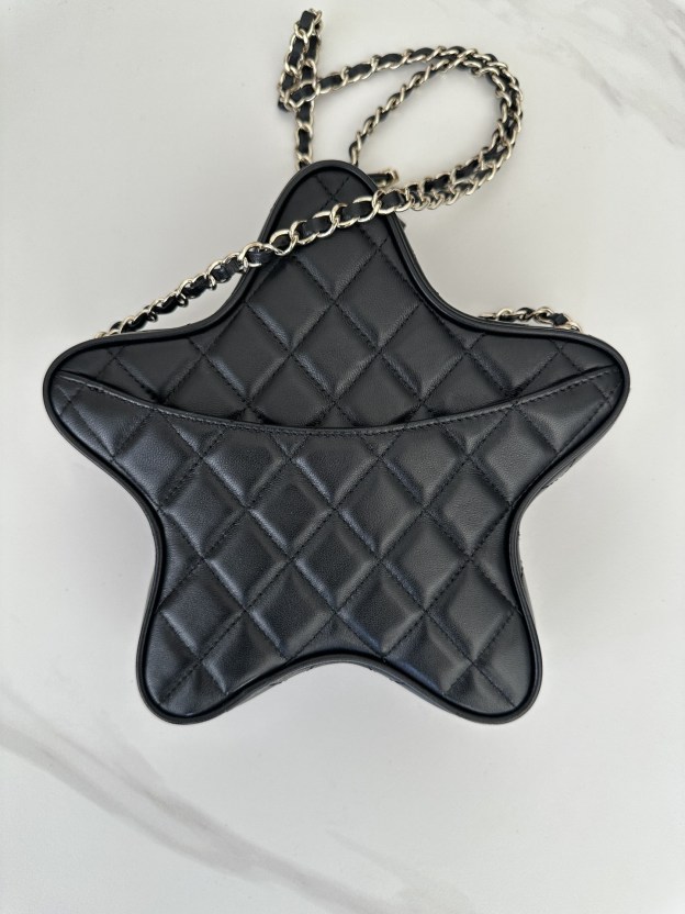 シャネル「Chanel」クラシック フラップ 菱目縫い ショルダーバッグ