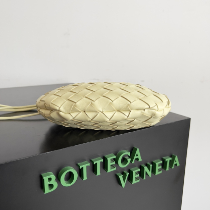 ボッテガ・ヴェネタ「Bottega Veneta」 ミニ サーディンバッグ