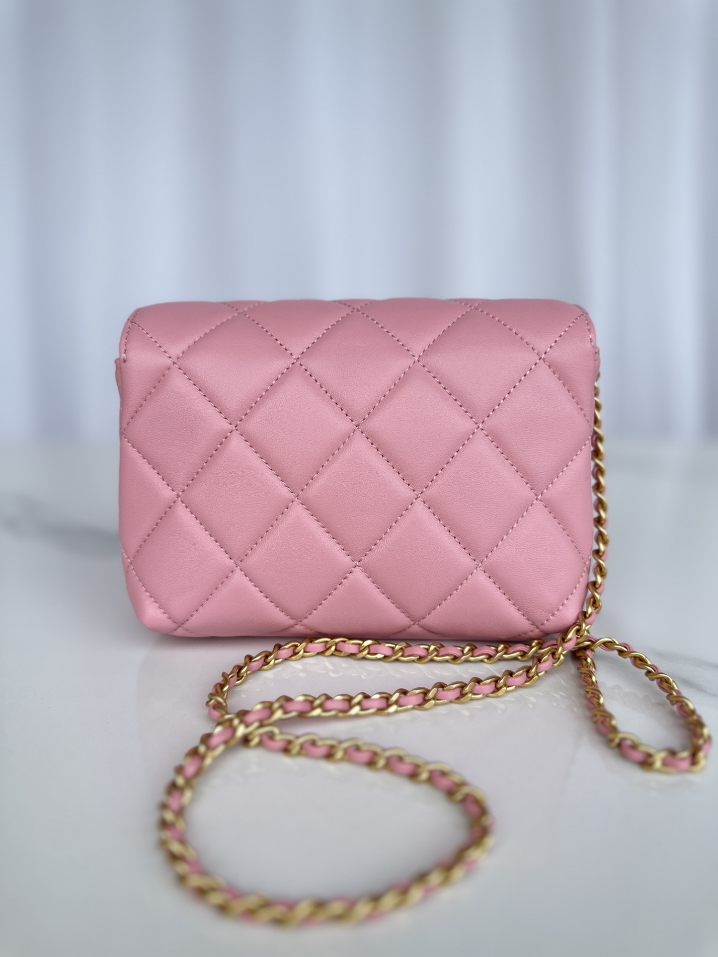 シャネル「Chanel」クラシック フラップ メタリックアクセント ショルダーバッグ