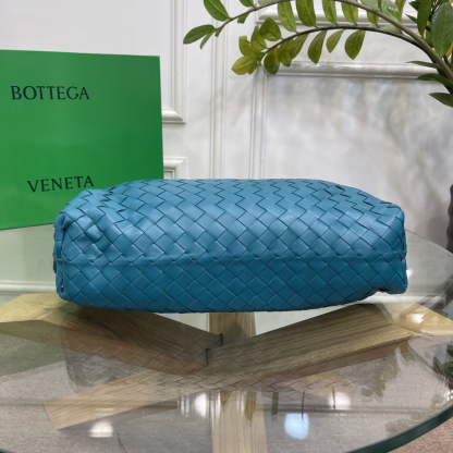 ボッテガ・ヴェネタ「Bottega Veneta」 パウチ ラージクラッチバッグ