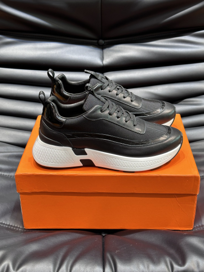 エルメス［Hermès］ユーゴ プラットフォーム スニーカー