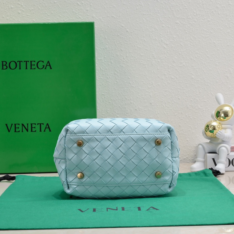 ボッテガ・ヴェネタ「Bottega Veneta」スモール イントレチャート レザー ボウリングバッグ