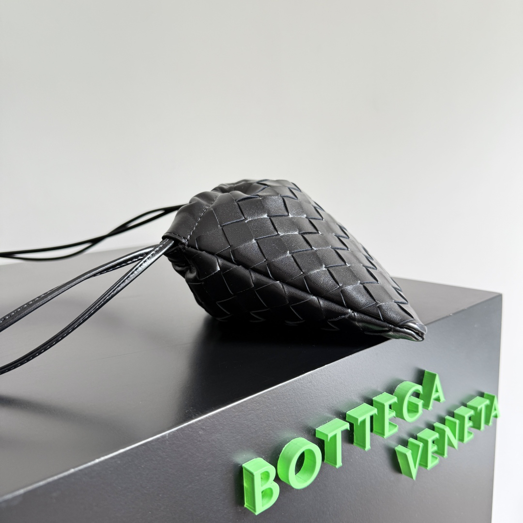 ボッテガ・ヴェネタ「Bottega Veneta」ドストバッグ ミニ アーバンショルダーバッグ