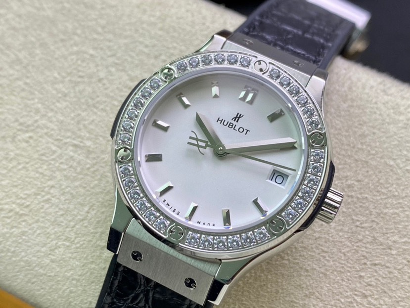 ウブロ［Hublot］クラシックフュージョン レディースウォッチ