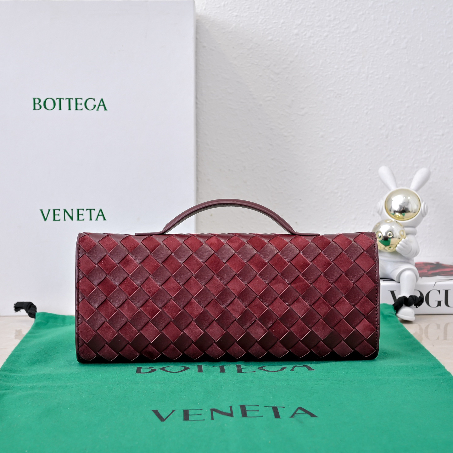 ボッテガ・ヴェネタ「Bottega Veneta」 デザートスエード クラッチバッグ