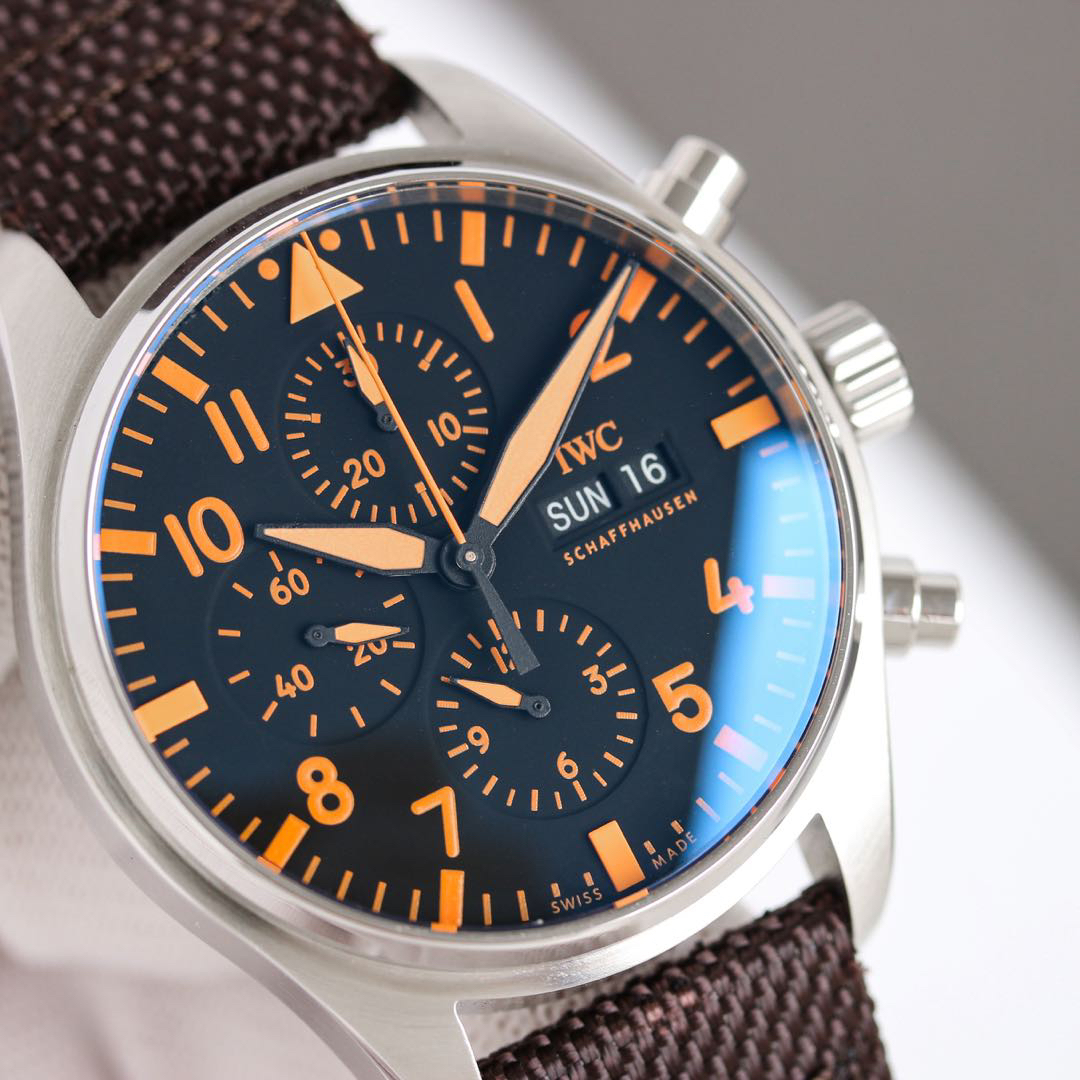アイダブリューシー［IWC］PILOT'S WATCH CHRONOGRAPH 自動巻き腕時計43MM