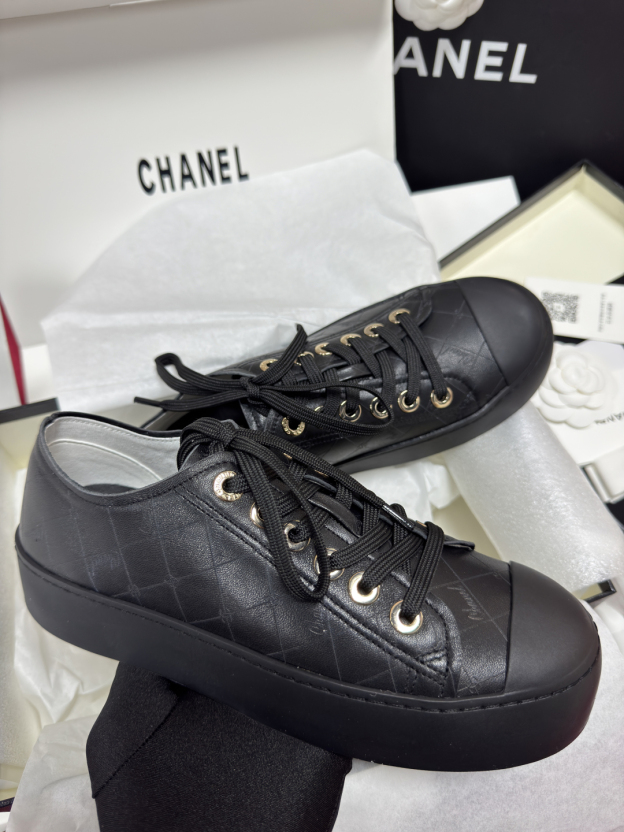 シャネル［Chanel］25P ラムレザー ロウカット プレミアムスニーカー
