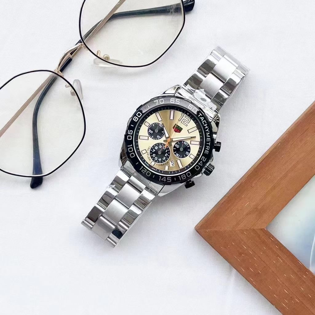 タグ・ホイヤー「TAG Heuer」フォーミュラ1 クロノグラフ クォーツ メンズウォッチ40MM