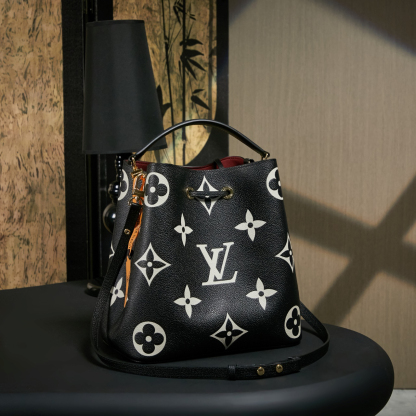 ルイ・ヴィトン「Louis Vuitton」ネオノエ MM