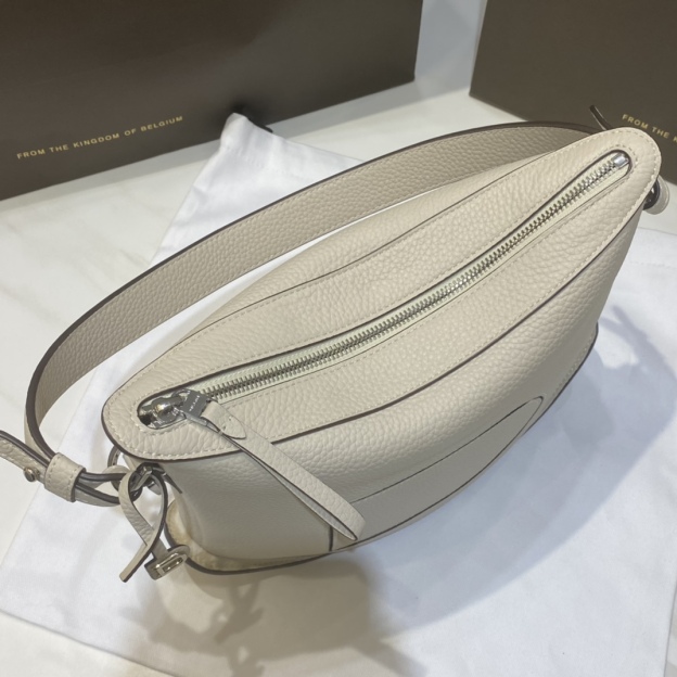 デルヴォー「Delvaux」ショルダーバッグ