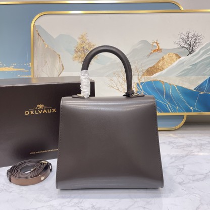 デルヴォー「Delvaux」 ショルダーバッグ