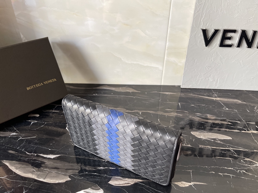 ボッテガ・ヴェネタ「Bottega Veneta」イントレチャート ザッパー ウォレット