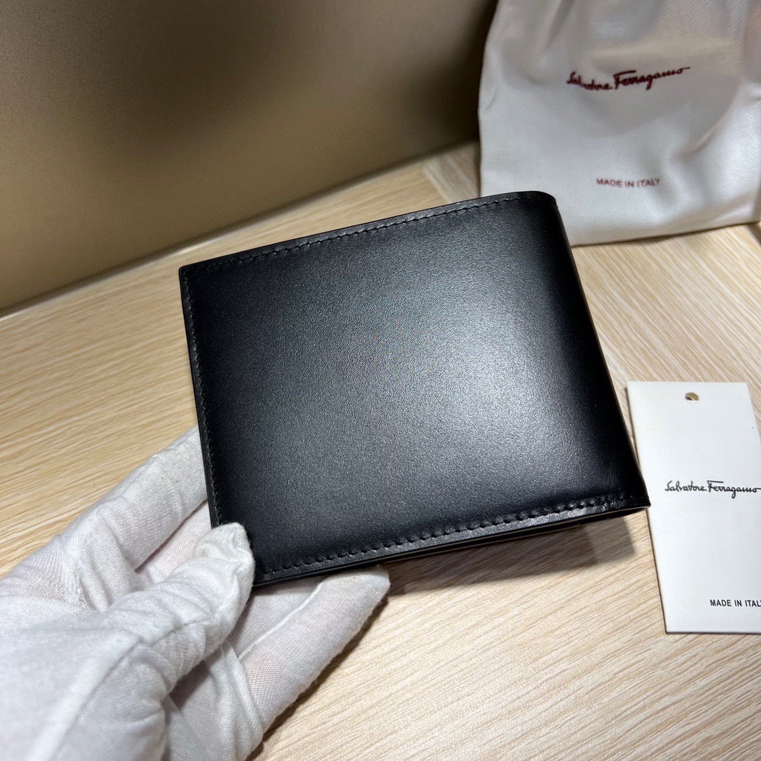 フェラガモ「Ferragamo」ーニ メンズスリムウォレット