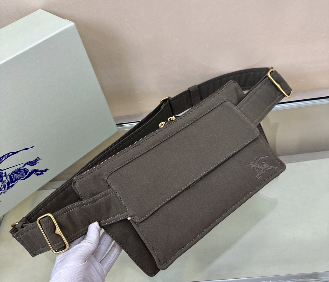 バーバリー「Burberry」トレンチ ウェストバッグ