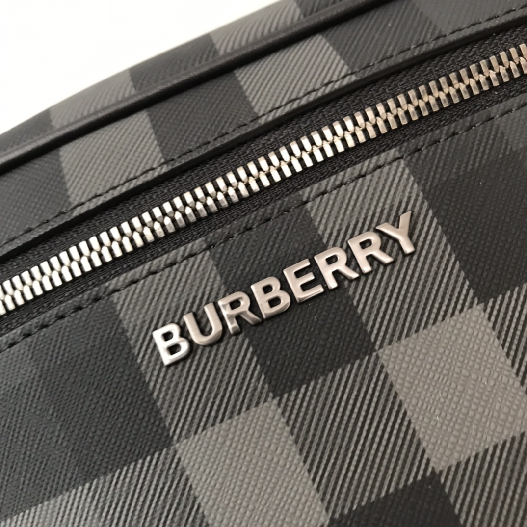 バーバリー「Burberry」トレンチ ウェストバッグ