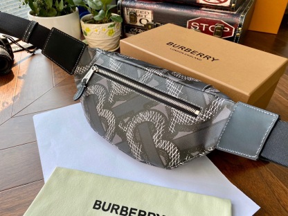 バーバリー「Burberry」クラシックチェック ウエストバッグ