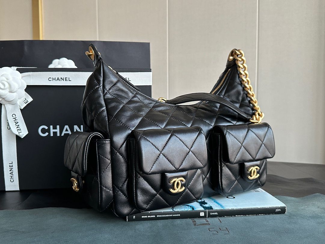 シャネル「Chanel」25C マルチポケット ヒッピーホボ ラージ