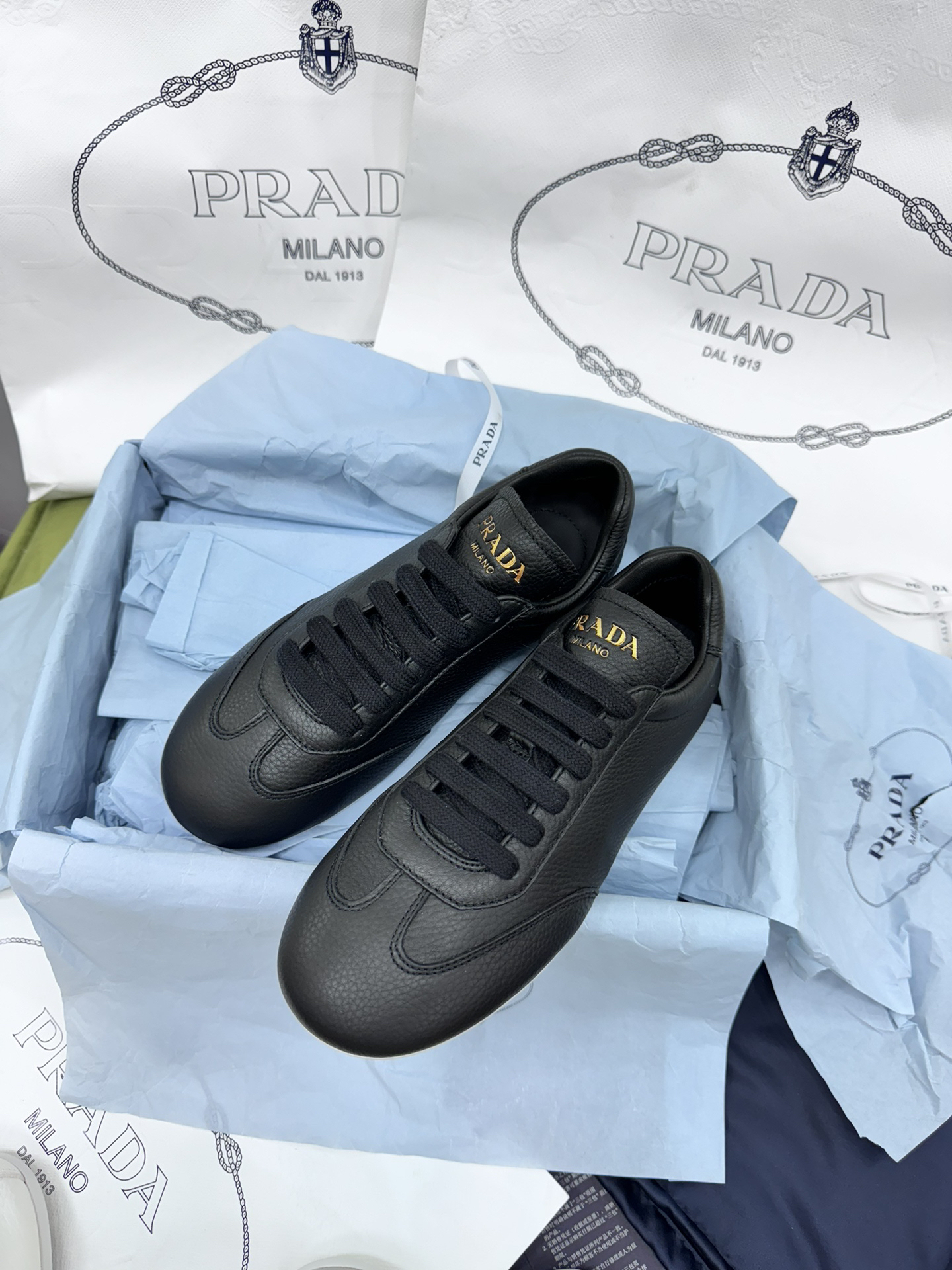 プラダ［Prada］America's Cup レザースニーカー（ユニセックス）