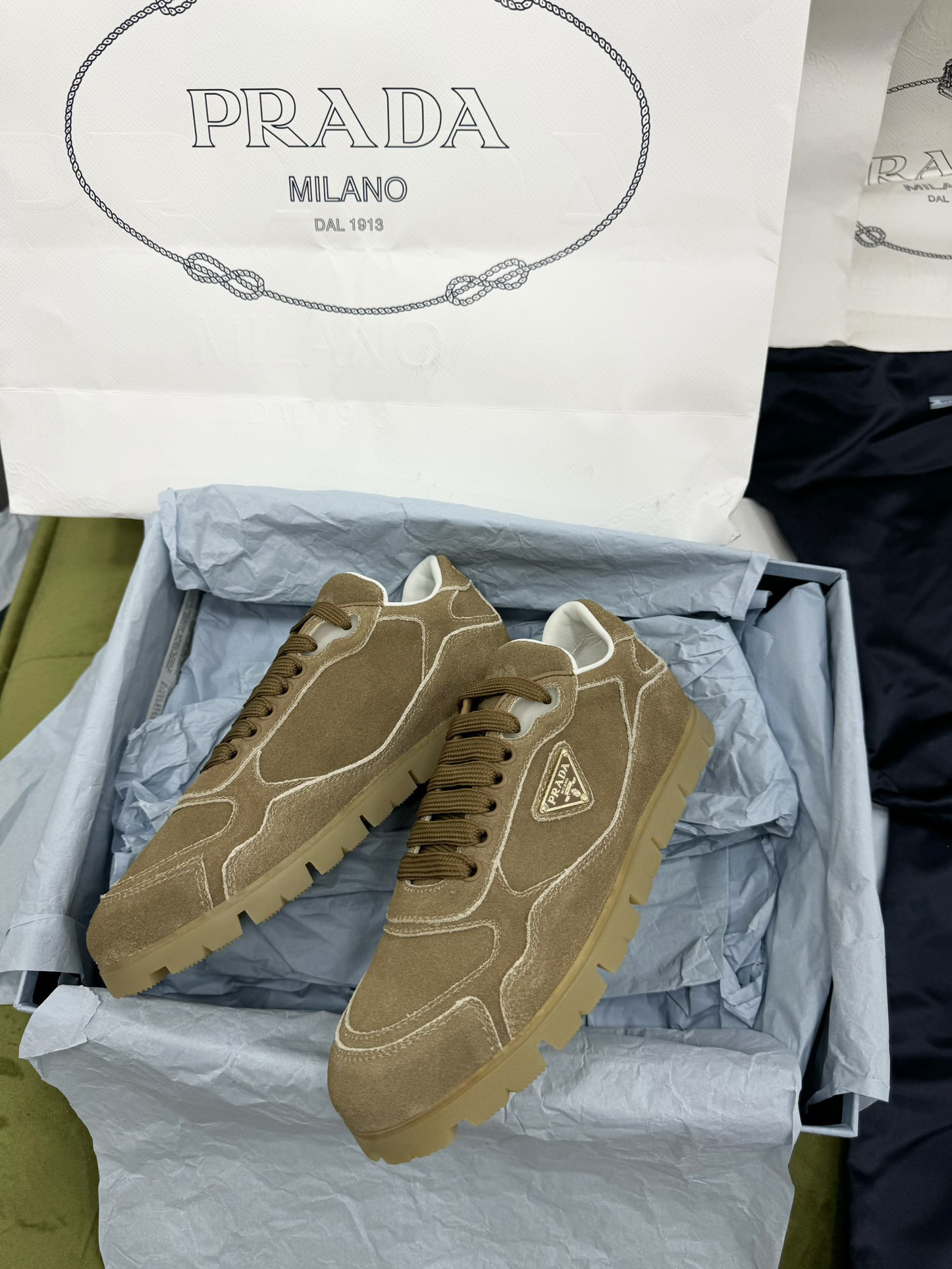 プラダ［Prada］ America's Cup キャンバススニーカー（ユニセックス）