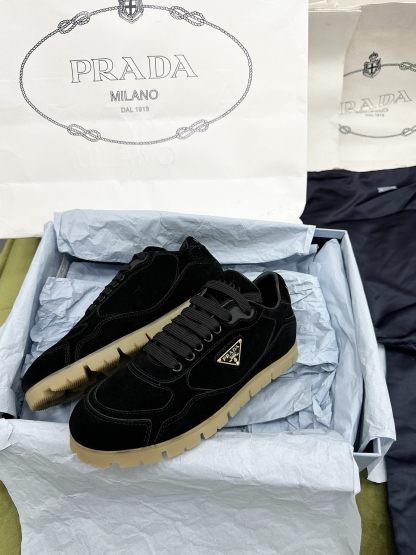 プラダ［Prada］ America's Cup キャンバススニーカー（ユニセックス）