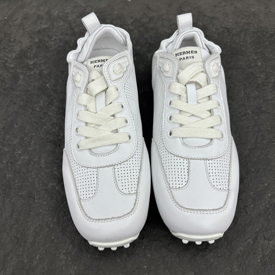 エルメス［Hermès］ イン パーセレーテッド スニーカー