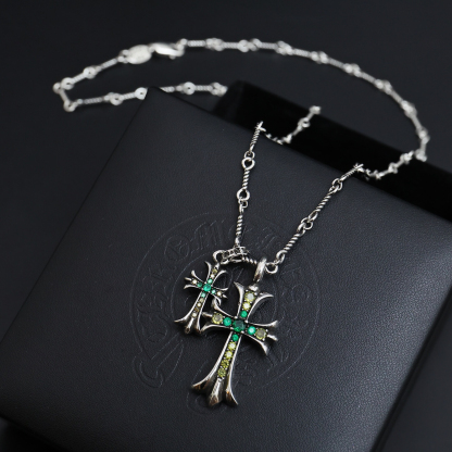 クロムハーツ「Chrome Hearts」のクラシックネックレス - 日常に上品なアクセントを添えるユニセックスモデル