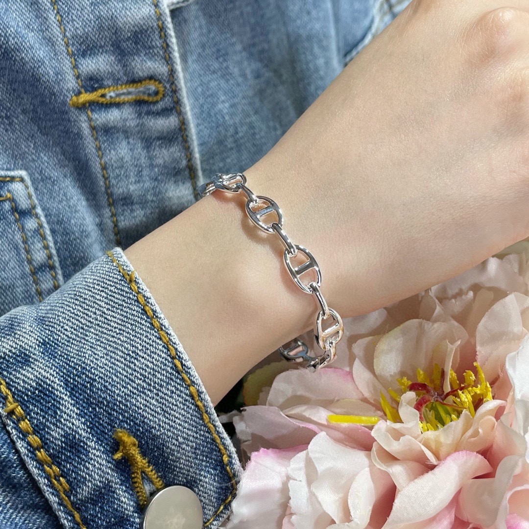 エルメス「Hermès」シルバー オープン ピギノーズ ブレスレット16MM