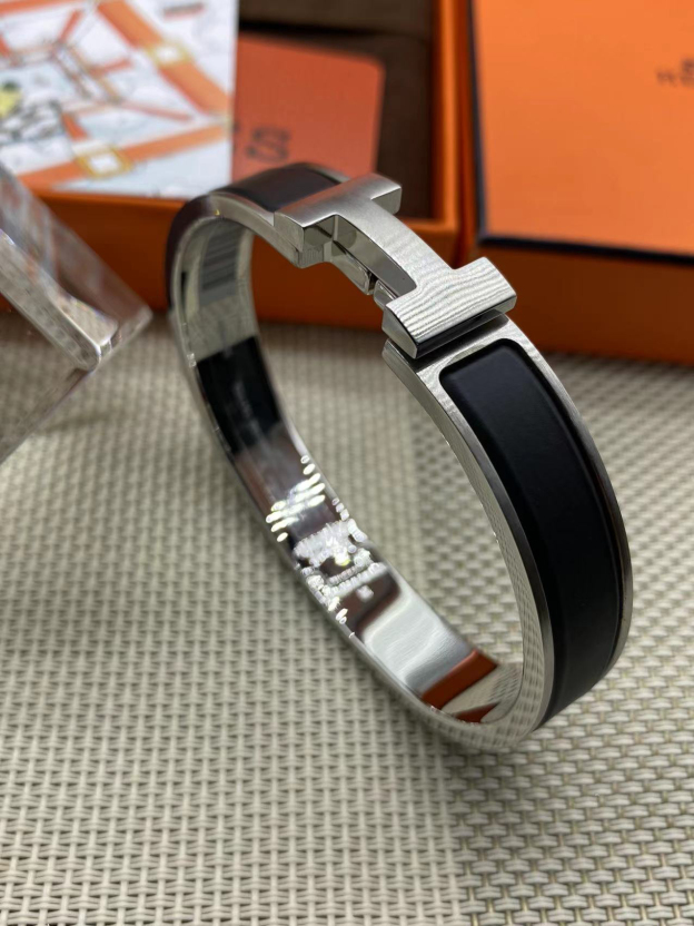 エルメス「Hermès」1900150 メンズ サテン仕上げ ブレスレット18MM