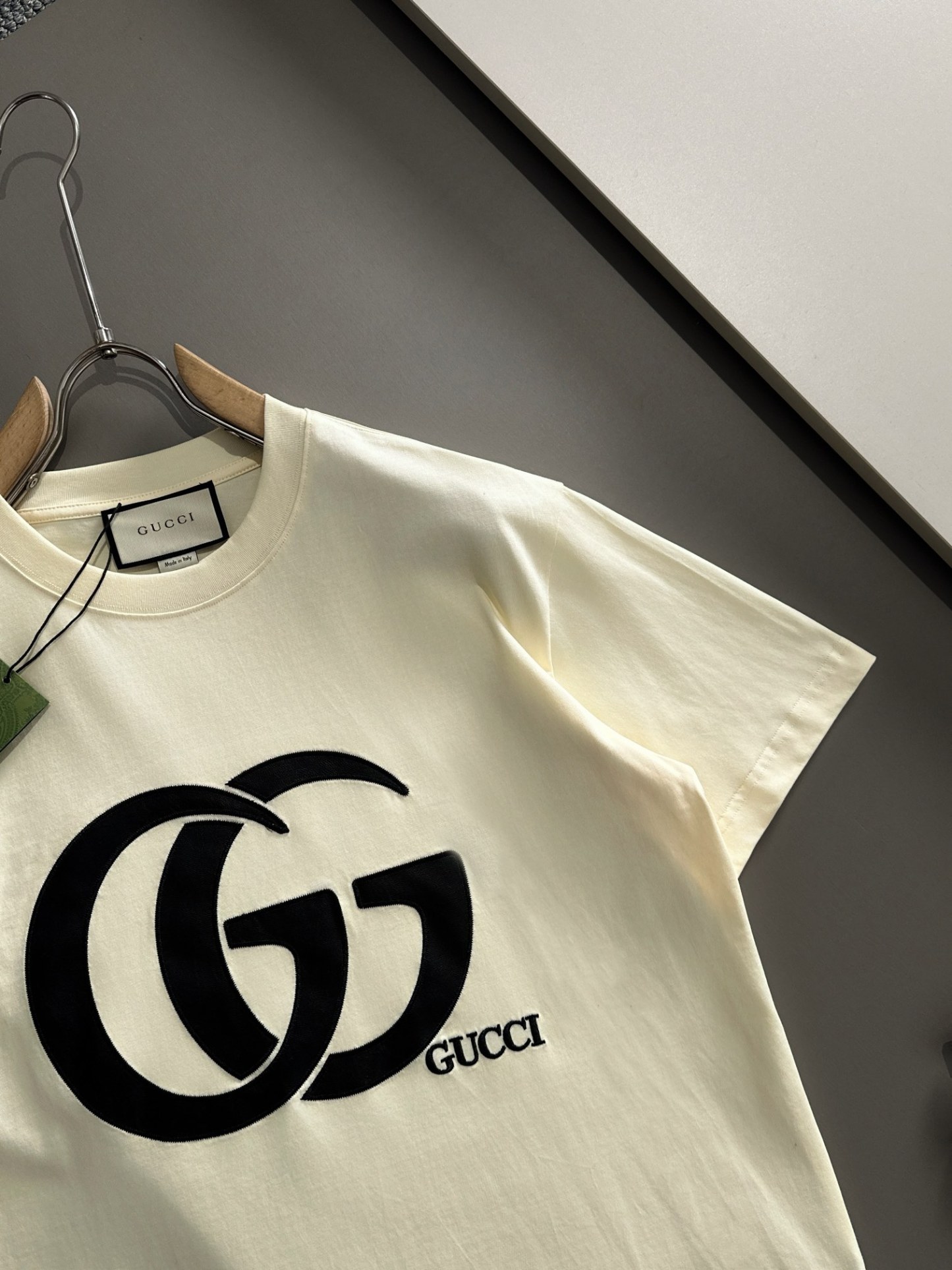 グッチ「Gucci」革刺繍アルファベットlog半袖Tシャツ