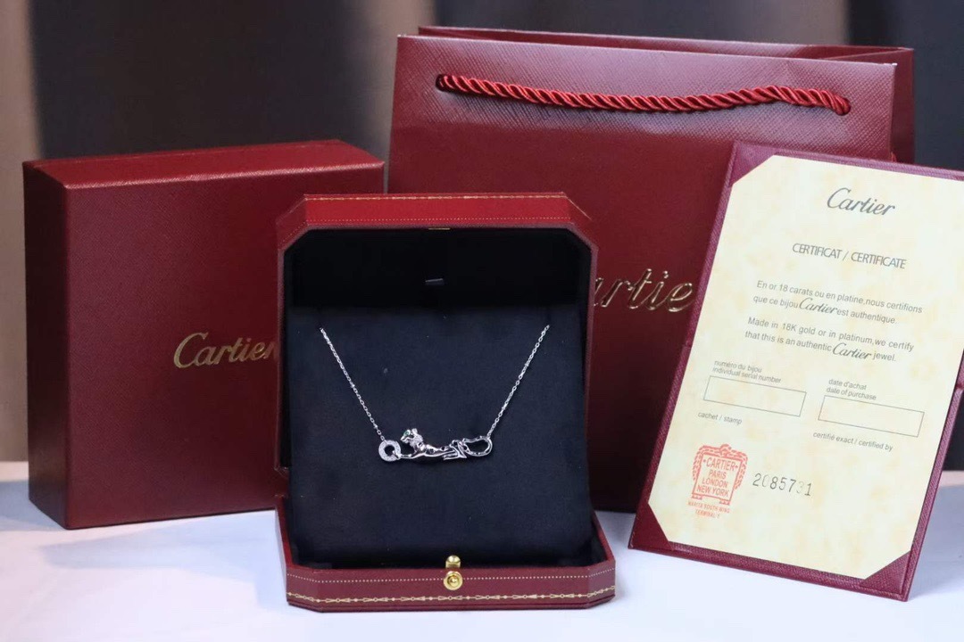 カルティエ「Cartier」パンサー グリーンアイ ペンダント ネックレス