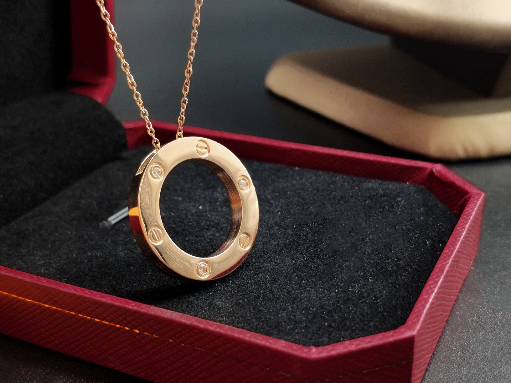 カルティエ「Cartier」ラブ ディスク ダイヤモンド ペンダント ネックレス