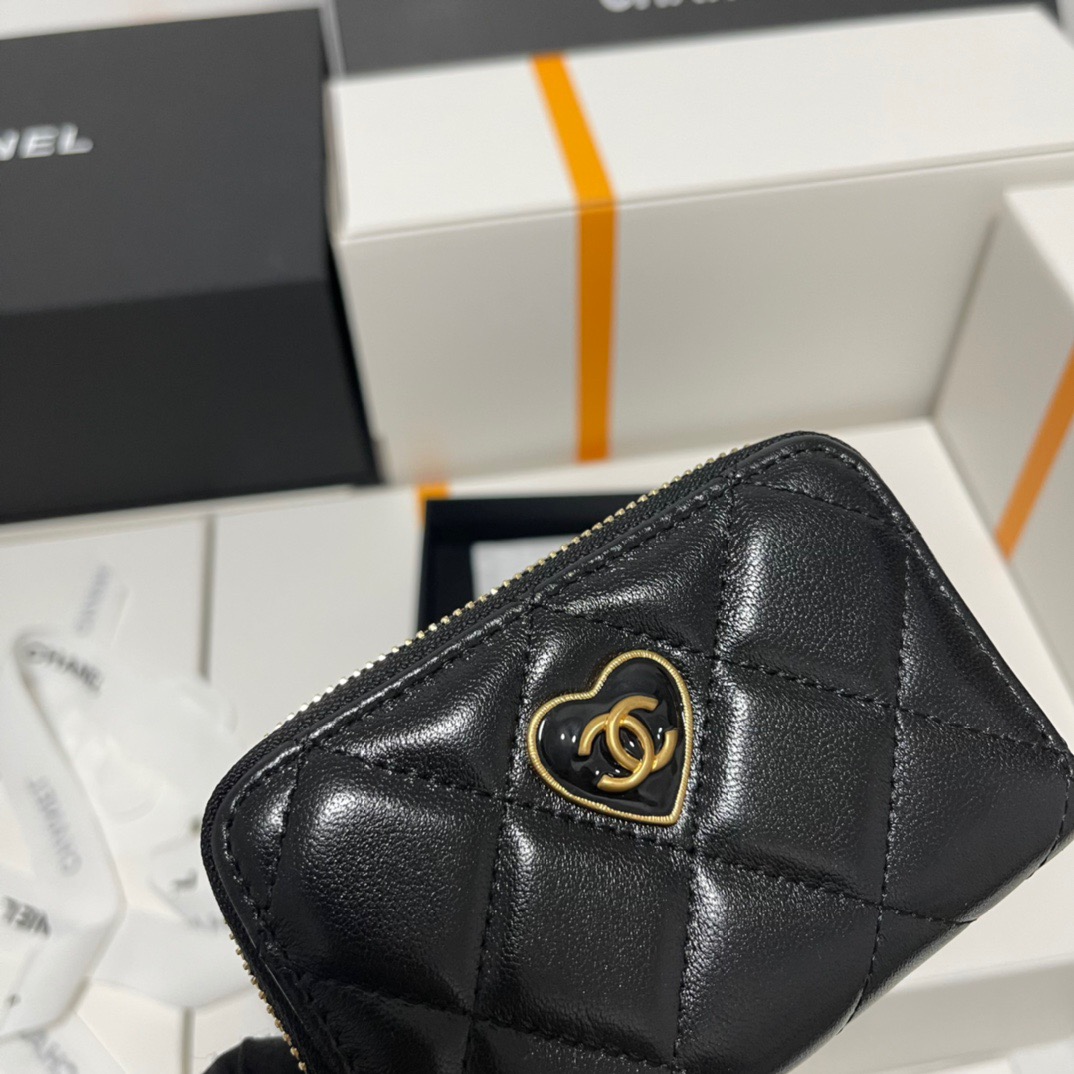 シャネル「Chanel」ハート型 ジップ コインケース