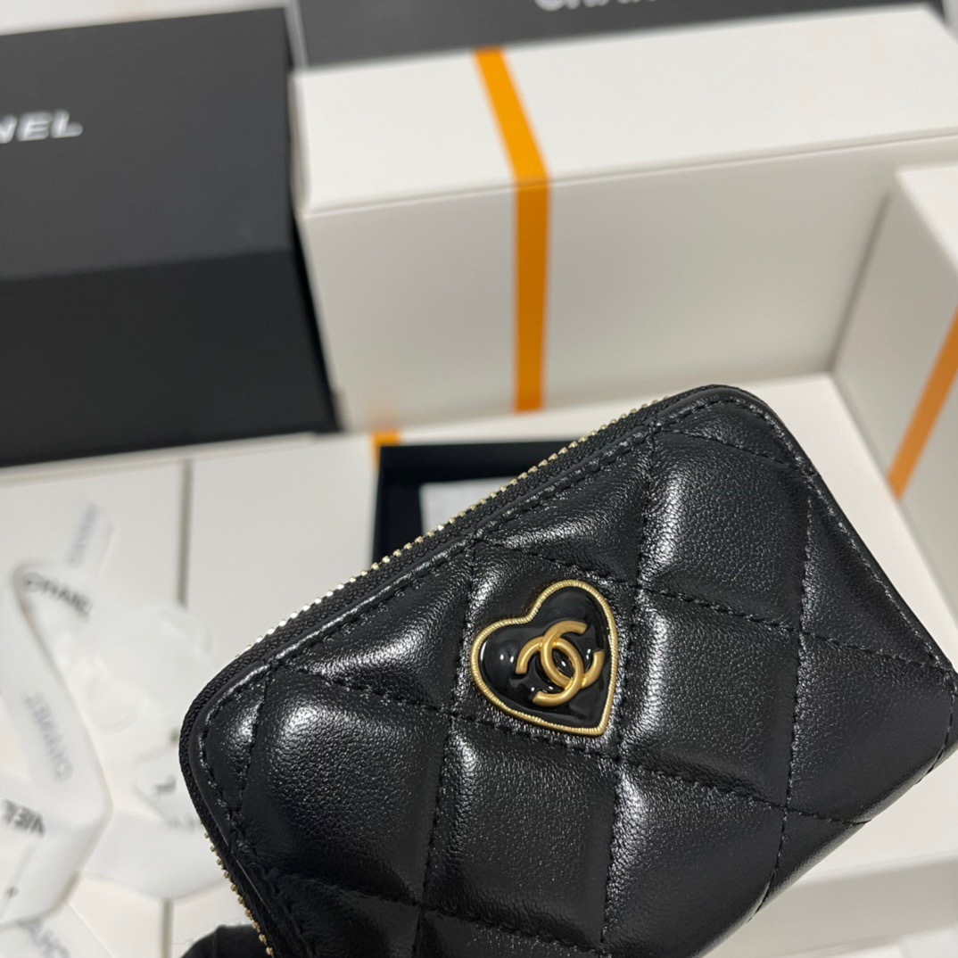 シャネル「Chanel」ハート型 ジップ コインケース