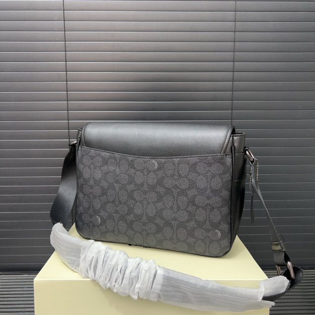 コーチ「Coach」 Racer Tra カラーブロック フラップ メッセンジャーバッグ