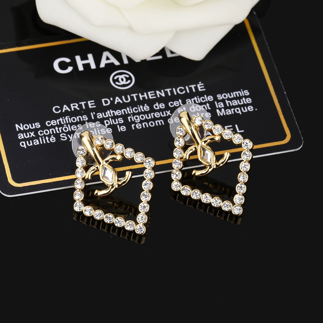 シャネル「Chanel」 クアドリラテラル ピアス