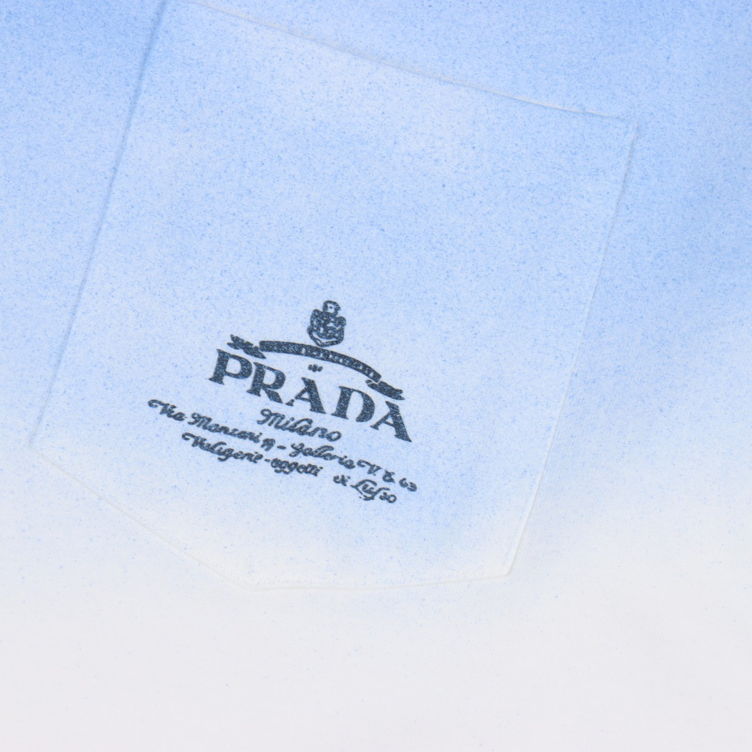 プラダ「Prada」 PRD グラデーションポケットプリント ショートスリーブTシャツ