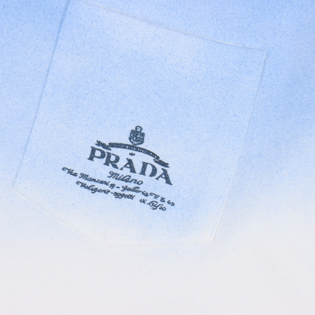 プラダ「Prada」 PRD グラデーションポケットプリント ショートスリーブTシャツ