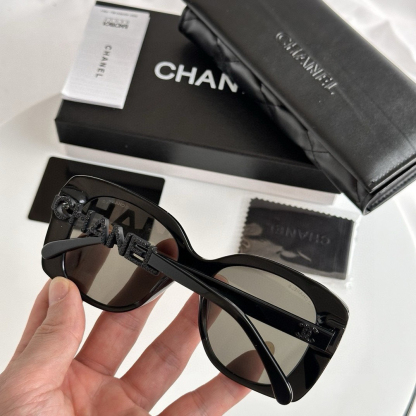 シャネル「Chanel」ブラック アイコン サングラス CH5422