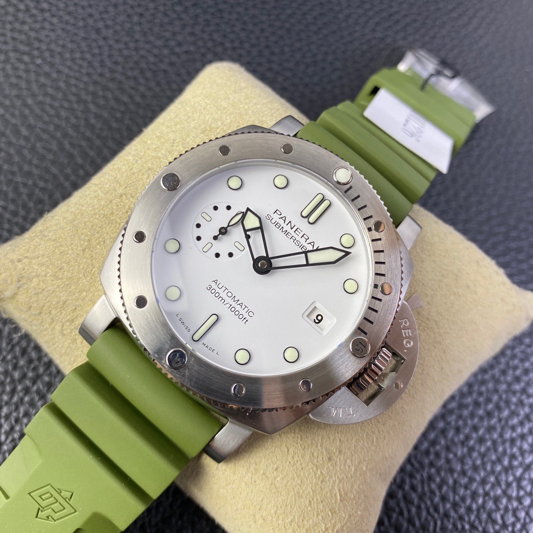 パネライ「Panerai」ルミノール マリーナ クロノグラフ ウォッチ 44mm