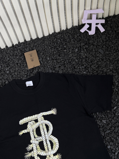 バーバリー「Burberry」2025 カップル オーバーサイズ プリント Tシャツ 春夏コレクション