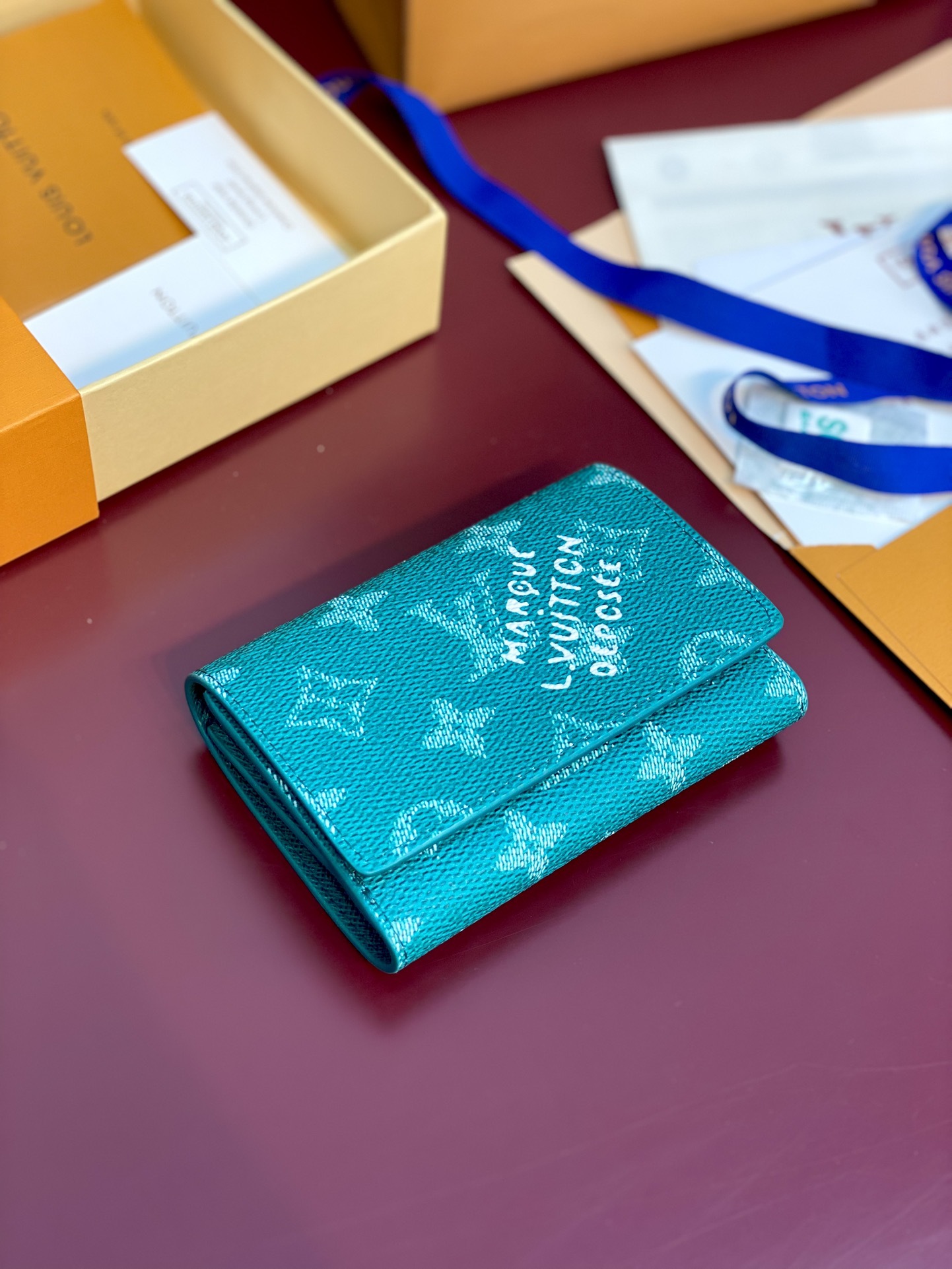 ルイ-ヴィトン(Louis Vuitton) ヴィクター ウォレット