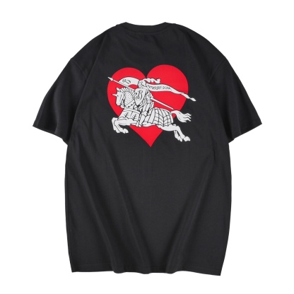 バーバリー「Burberry」 ハート＆ホースロゴ プリント Tシャツ