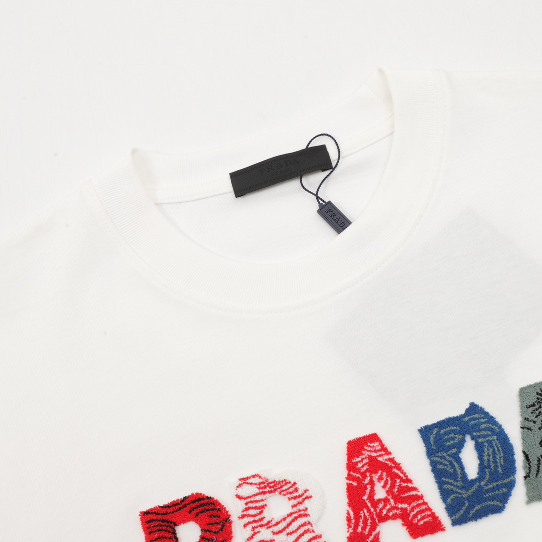 プラダ「Prada」3D ブラッシュド グラフィティ エンブロイダリー Tシャツ