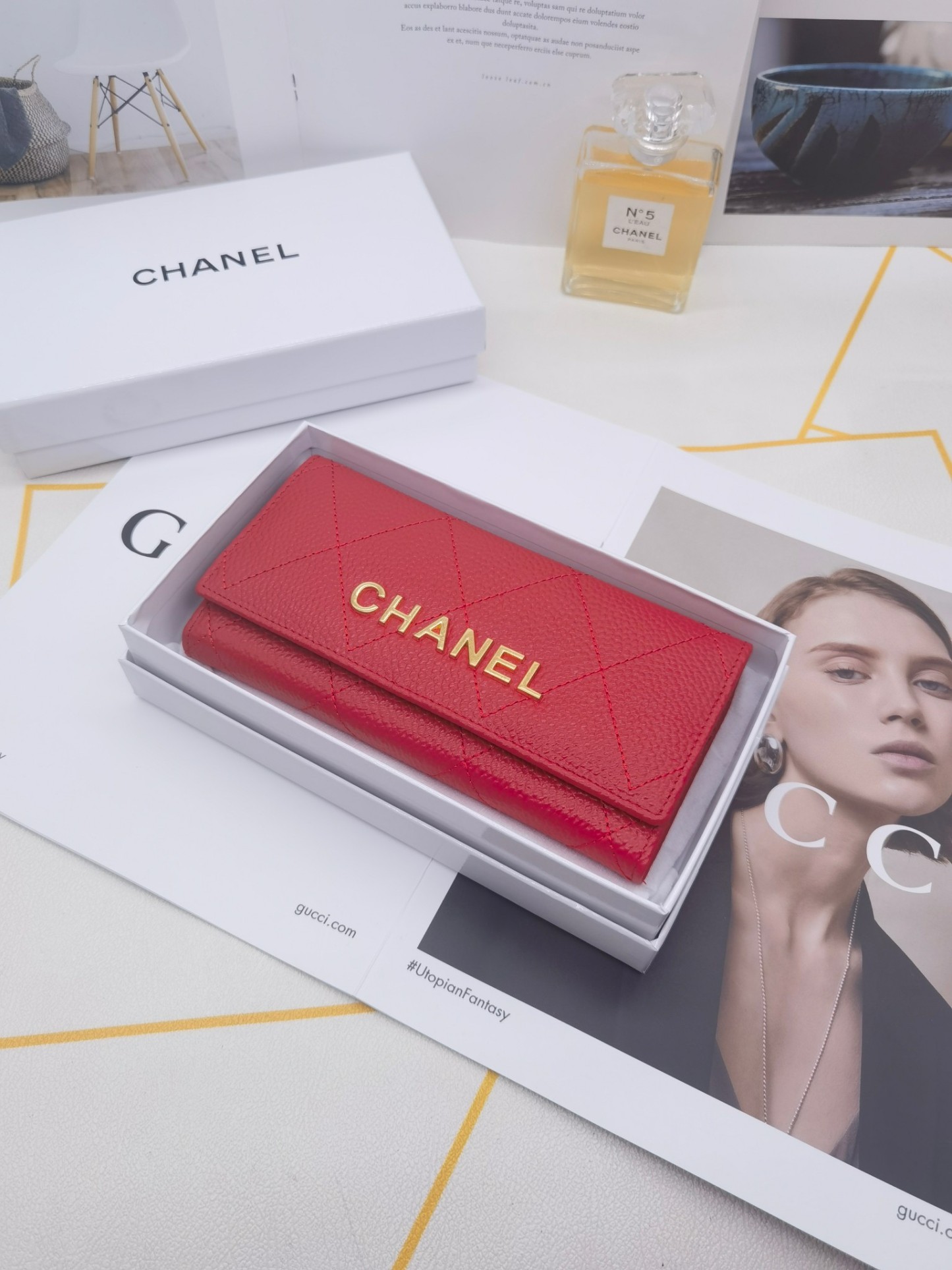 シャネル「Chanel」二つ折りレザーウォレット
