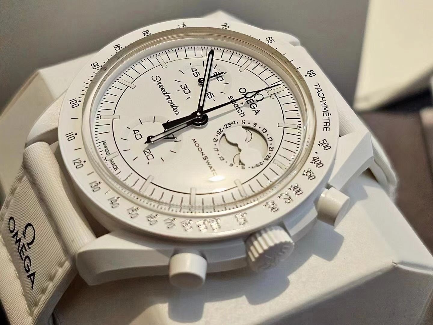 スウォッチ「Swatch」x オメガ「Omega」ミッション・トゥ・ザ・ムーンフェイズ バイオセラミック 腕時計42MM