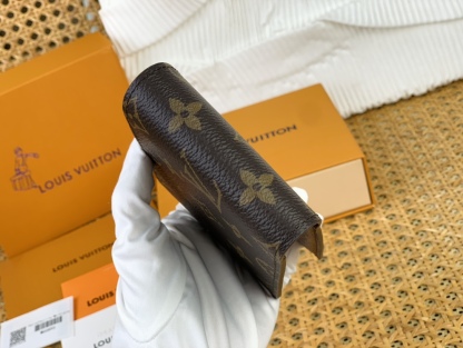 ルイ-ヴィトン(Louis Vuitton) ジッピーウォレット-ホリゾンタル - M80333